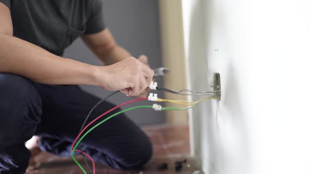 Bild 2 Elektriker Kipp in Velbert