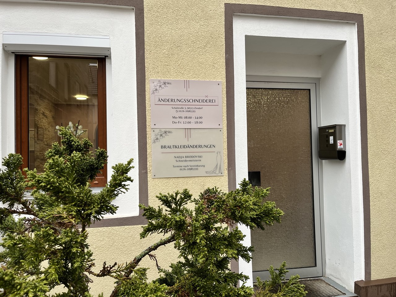 Bild 1 Änderungsschneiderei und Brautkleidänderungen Nadja Brodovski in Zirndorf