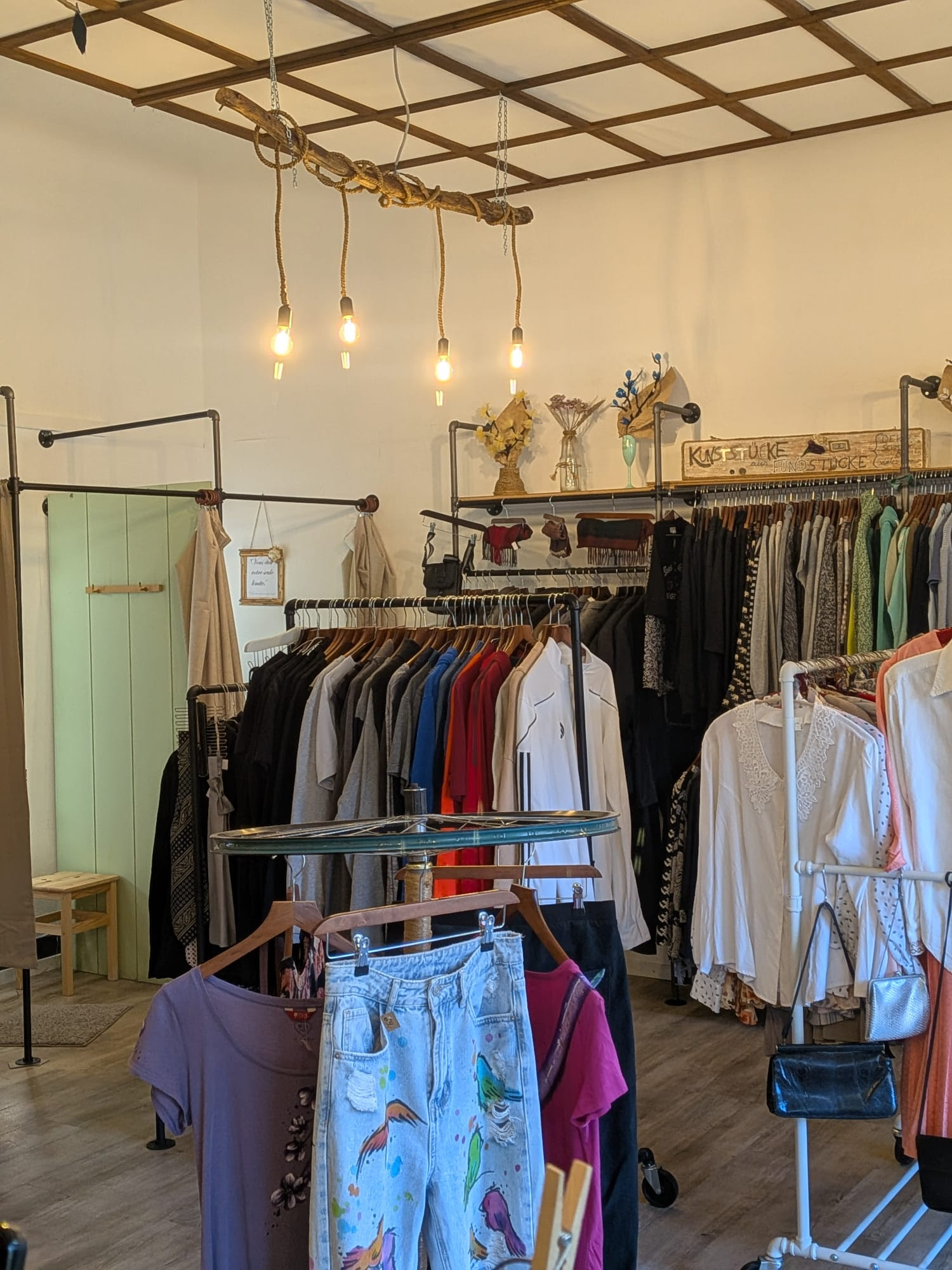Bild 1 2 ème Chance - Second Hand, Vintage & Upcycling / Workshops in Berlin